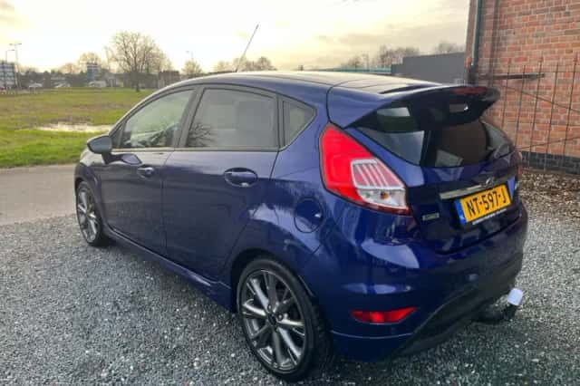 Ford Fiesta (2017) thumbnail 4