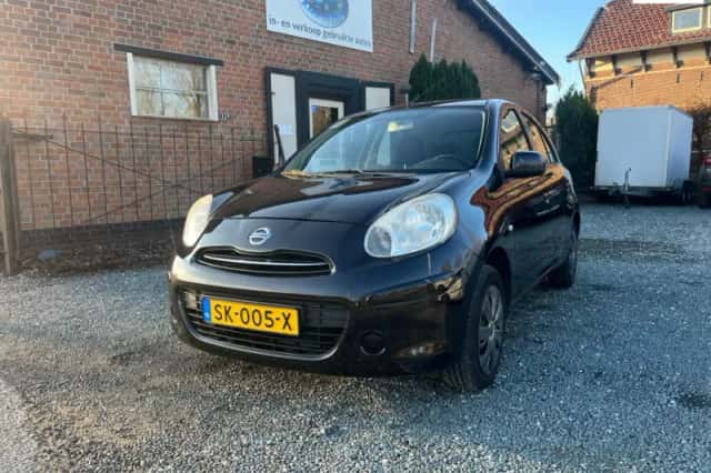 Nissan Micra (2012) thumbnail 1