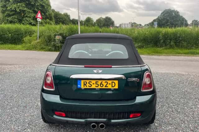 MINI Cabrio (2010) thumbnail 4