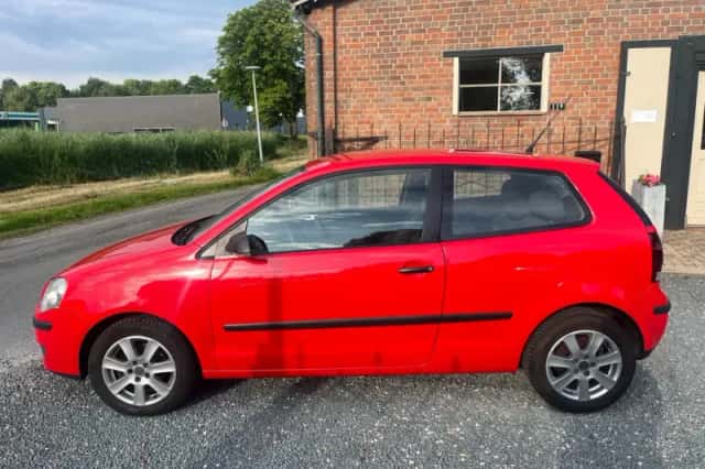 Volkswagen Polo (2008) thumbnail 2
