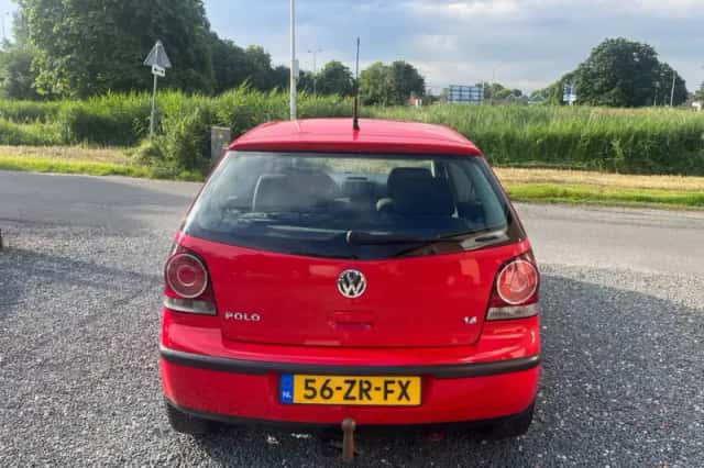 Volkswagen Polo (2008) thumbnail 4