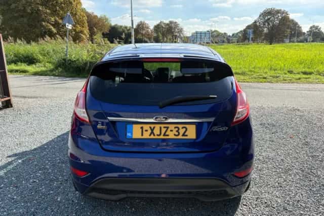 Ford Fiesta (2014) thumbnail 4