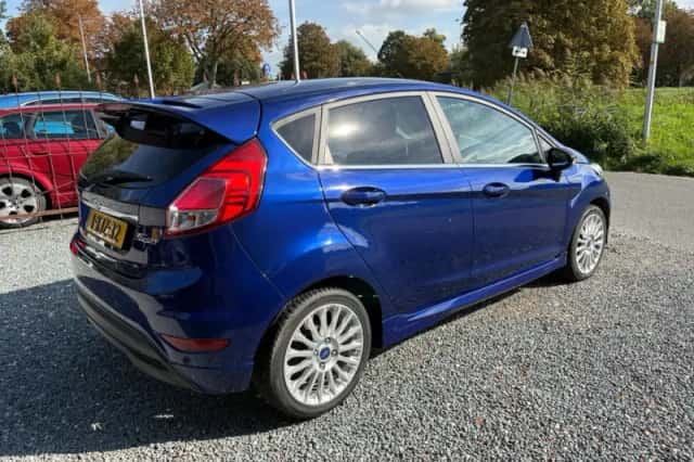 Ford Fiesta (2014) thumbnail 5
