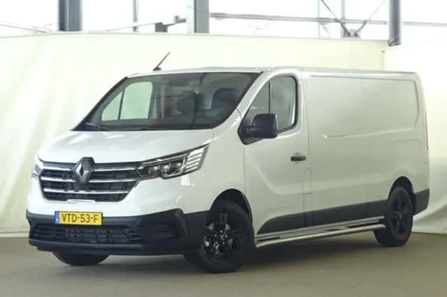 Renault Trafic (2022) thumbnail 3
