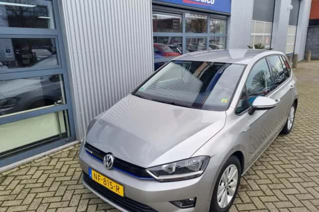 Volkswagen Golf Sportsvan (2017) thumbnail 1