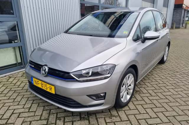 Volkswagen Golf Sportsvan (2017) thumbnail 2