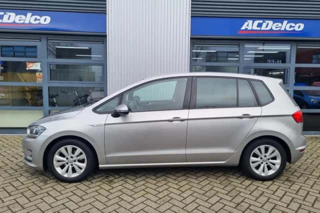 Volkswagen Golf Sportsvan (2017) thumbnail 3