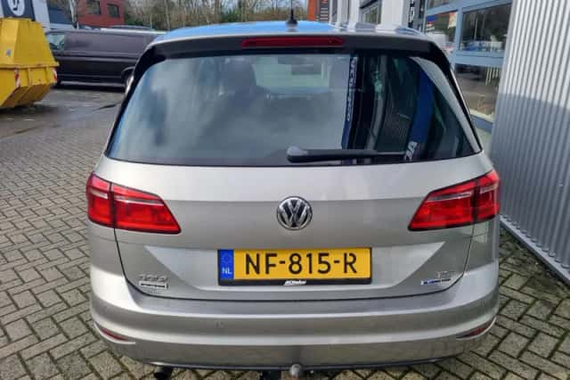 Volkswagen Golf Sportsvan (2017) thumbnail 4