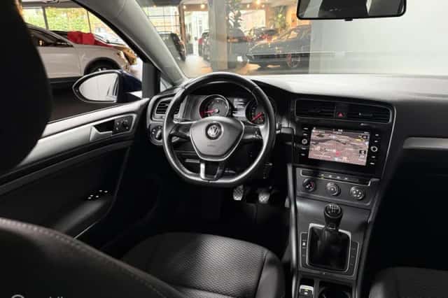 Volkswagen Golf (2017) thumbnail 3