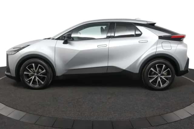 Toyota C-HR (2024) thumbnail 3