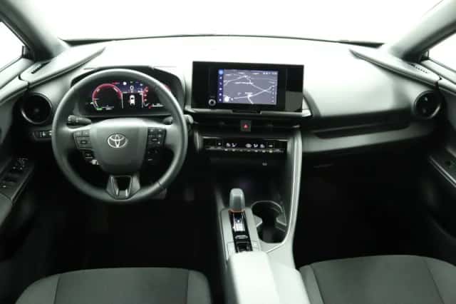 Toyota C-HR (2024) thumbnail 4