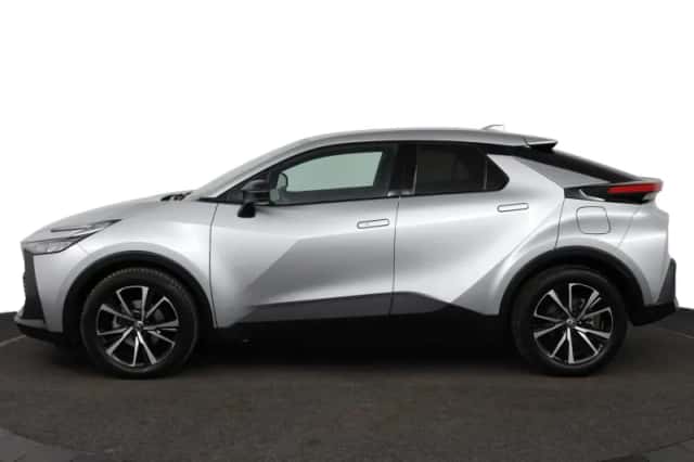 Toyota C-HR (2024) thumbnail 3