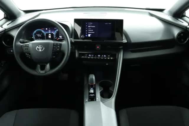 Toyota C-HR (2024) thumbnail 4