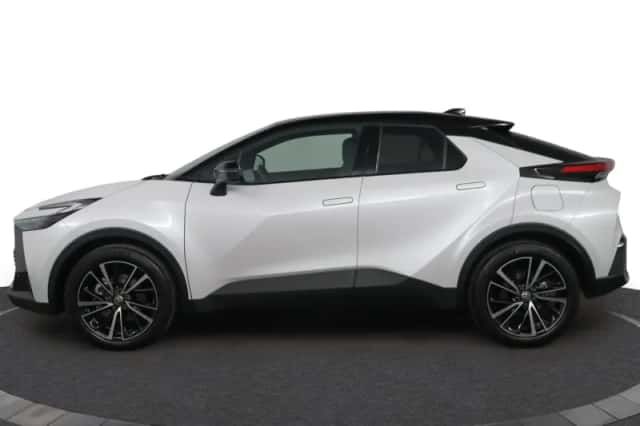 Toyota C-HR (2026) thumbnail 3