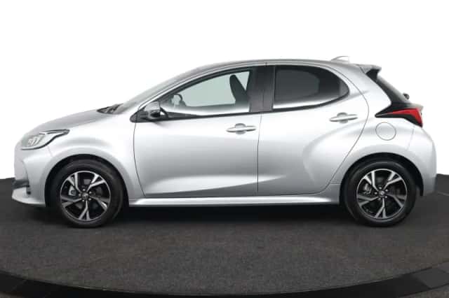 Toyota Yaris (2025) thumbnail 3