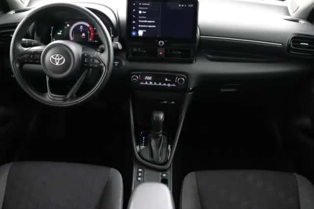 Toyota Yaris (2025) thumbnail 4