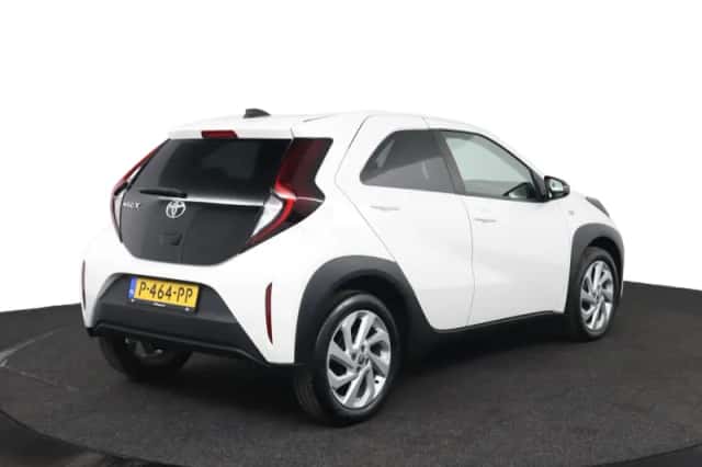 Toyota Aygo X (2022) thumbnail 2