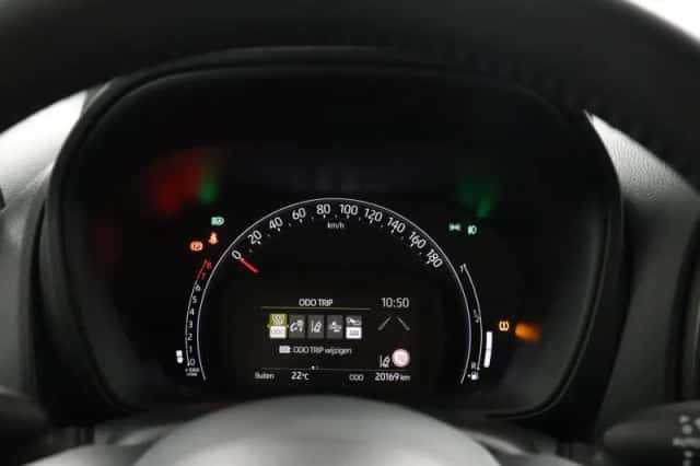 Toyota Aygo X (2022) thumbnail 6