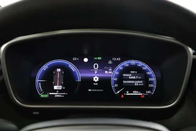 Toyota Corolla Cross (2025) thumbnail 6