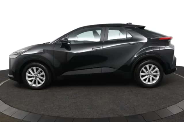 Toyota C-HR (2024) thumbnail 3