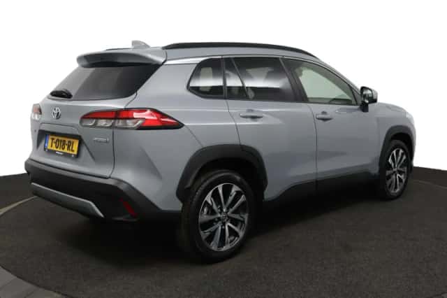 Toyota Corolla Cross (2023) thumbnail 2