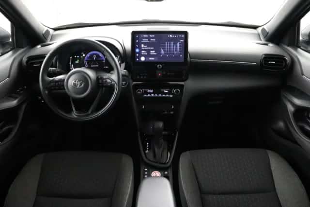 Toyota Yaris Cross (2025) thumbnail 4