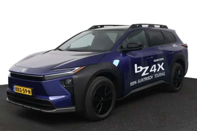 Toyota bZ4X (2026) thumbnail 1
