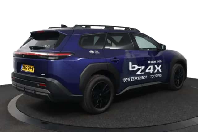 Toyota bZ4X (2026) thumbnail 2