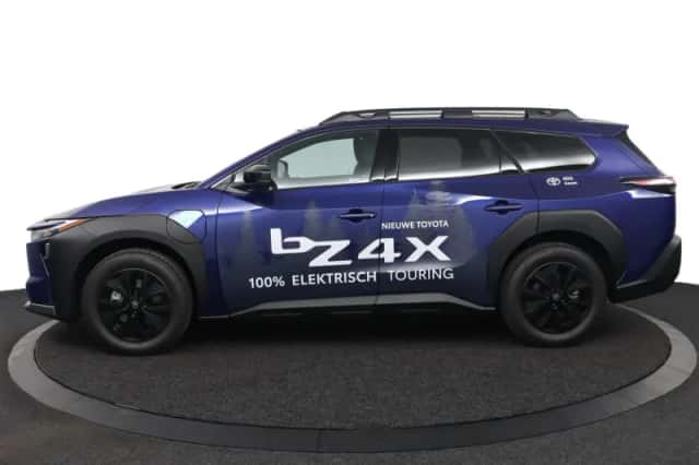 Toyota bZ4X (2026) thumbnail 3