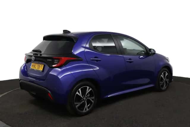 Toyota Yaris (2025) thumbnail 2
