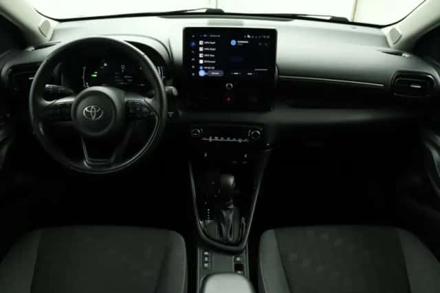 Toyota Yaris (2025) thumbnail 4