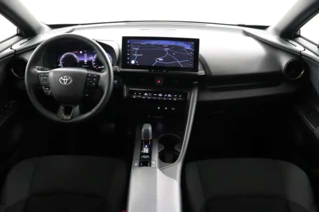 Toyota C-HR (2024) thumbnail 4