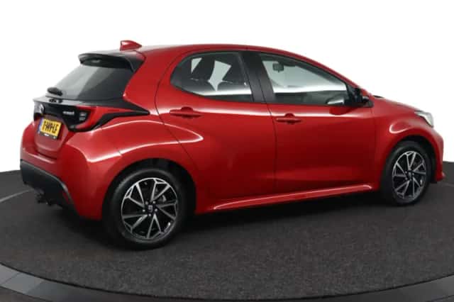 Toyota Yaris (2023) thumbnail 2
