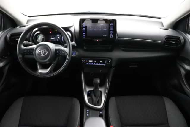 Toyota Yaris (2023) thumbnail 4