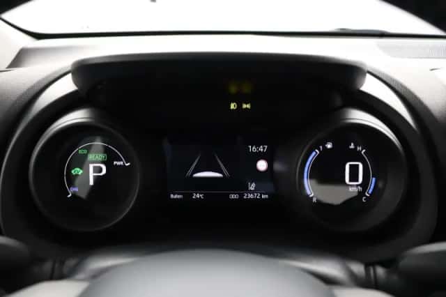 Toyota Yaris (2023) thumbnail 6