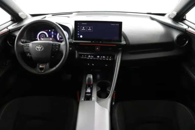 Toyota C-HR (2023) thumbnail 4