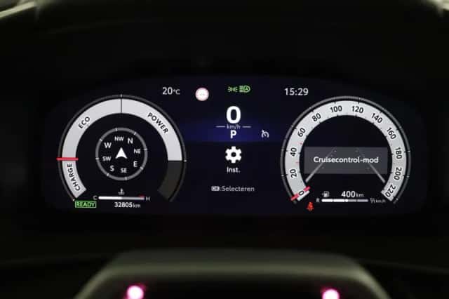 Toyota C-HR (2023) thumbnail 6