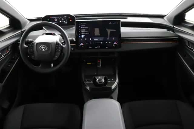 Toyota C-HR+ (2026) thumbnail 4