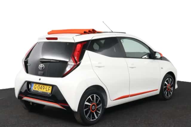 Toyota Aygo (2019) thumbnail 2