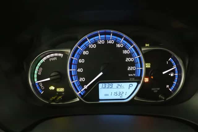 Toyota Yaris (2015) thumbnail 6