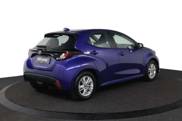 Toyota Yaris (2025) thumbnail 2