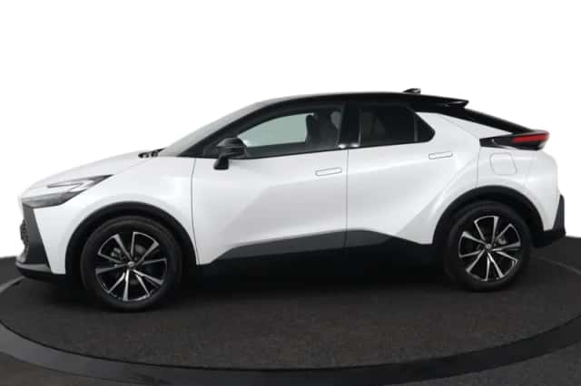 Toyota C-HR (2024) thumbnail 3