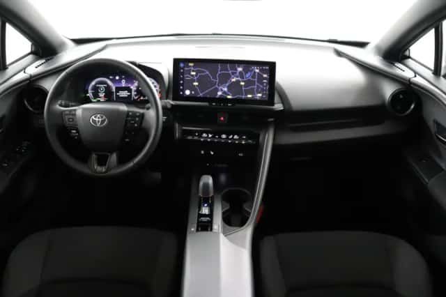 Toyota C-HR (2024) thumbnail 4
