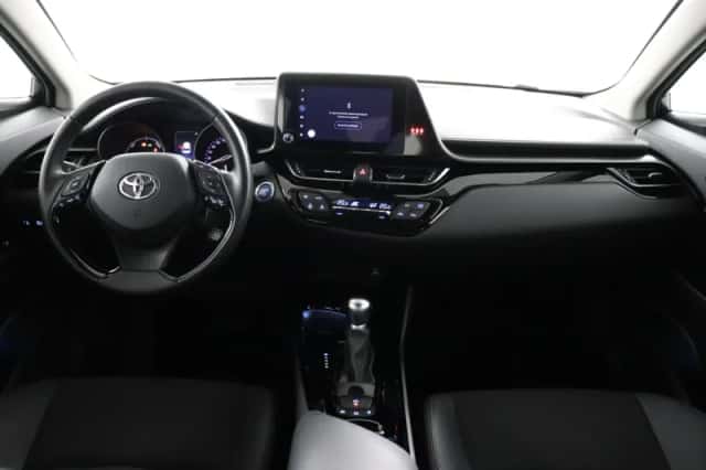 Toyota C-HR (2023) thumbnail 4
