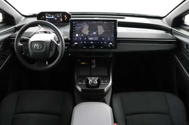 Toyota C-HR+ (2026) thumbnail 4
