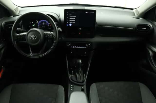 Toyota Yaris (2025) thumbnail 4