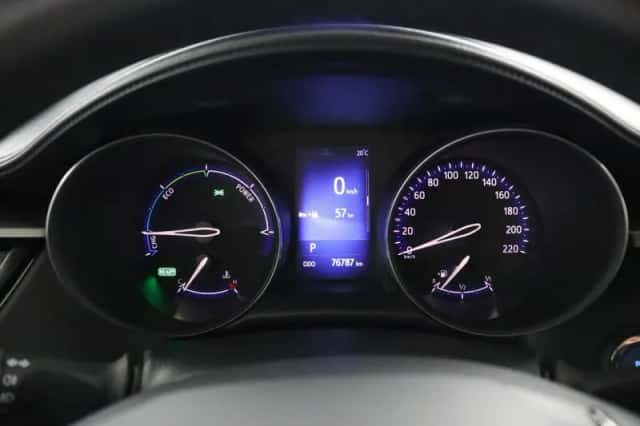 Toyota C-HR (2017) thumbnail 6