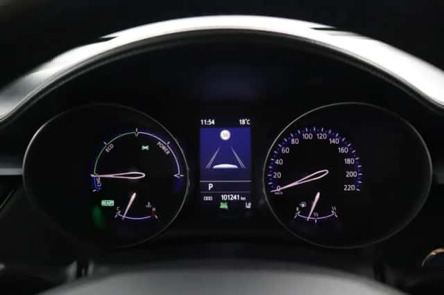 Toyota C-HR (2022) thumbnail 6