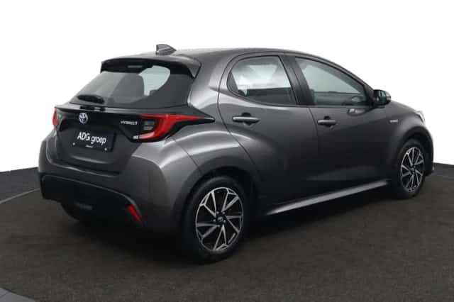 Toyota Yaris (2020) thumbnail 2
