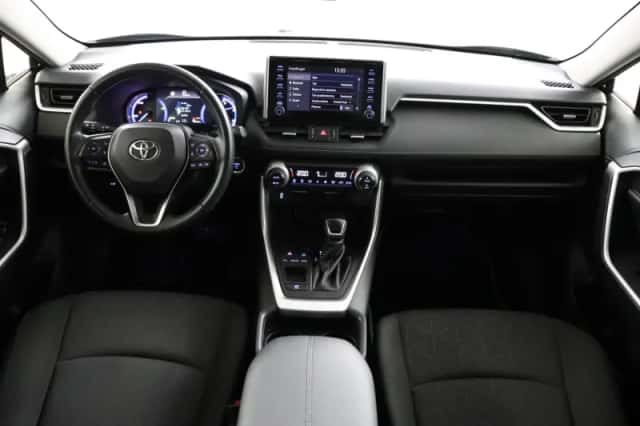 Toyota RAV4 (2021) thumbnail 4